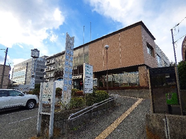 区役所 向丘出張所(届け出や証明書、行政への相談等で訪れる機会のある区役所。出張所が徒歩圏内にあるのはうれしいですね。)