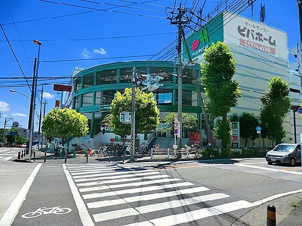 マルエツ川崎宮前店(周囲にはいくつかのスーパーが点在しており、目的や曜日などで使い分けるもの良いですね。少し変わった食材で新しいお料理にチャレンジはいかがですか。)