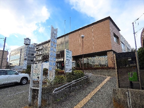 宮前区役所 向丘出張所　(開庁時間は、月～金曜日 午前8時30分～午後5時（祝休日・12月29日～1月3日を除く）)