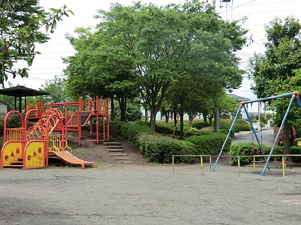 あかね台宮の台公園　(住宅街らしく近隣には公園が複数ありますので、お子様にも嬉しい住環境です。きっと、お気に入りの公園がみつかるはずです。)