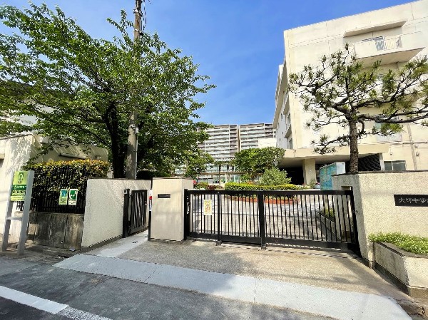 大師中学校　(成長の過程でより濃い時間を過ごす3年間。ここで過ごす時間は、お子様にとって、とても大切な思い出となるはずです。)