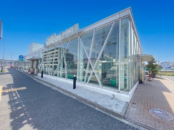 東山田駅 (一日平均1万人の乗降者数がある駅。2008年にグリーンライン開通と共にできた新駅。)