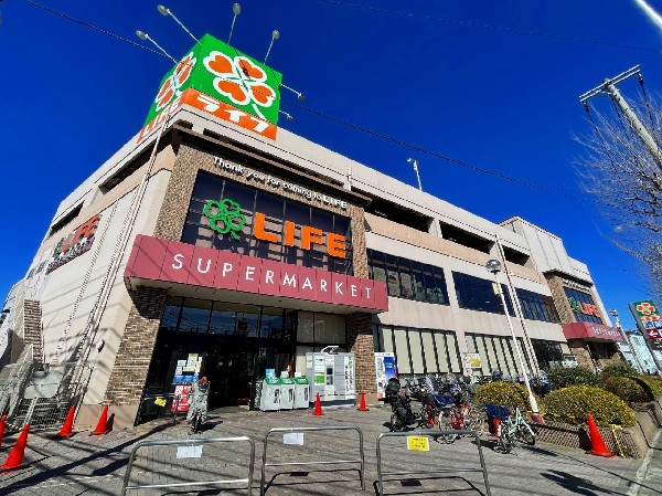 ライフ子母口店　(営業時間は9時30分～24時。駐車場145台完備。イートインスペースにキッズスペースも完備しています！)