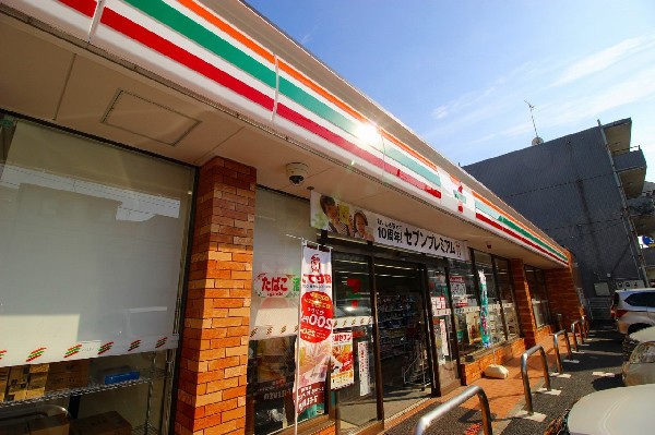 セブンイレブン川崎東長沢店　(セブンミールは大好評です。お弁当、惣菜、コーヒーと人気商品が目白押しのセブンイレブンが最寄なのは嬉しい。)