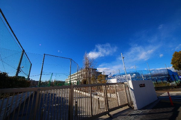 稲城市立稲城第三中学校(成長の過程でより濃い時間を過ごす3年間。ここで過ごす時間は、お子様にとって、とても大切な思い出となるはずです。)