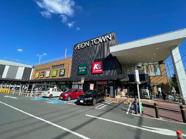 イオンタウン稲城長沼(駐車場を165台完備、最初の60分無料ピーコックストアは9時～22時45分まで営業！)