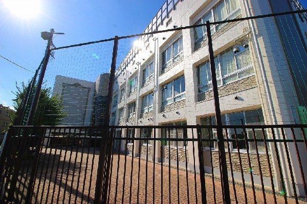 中野島中学校　(教育目標は心の健康な、体の健康な教養豊かな中学生です。)