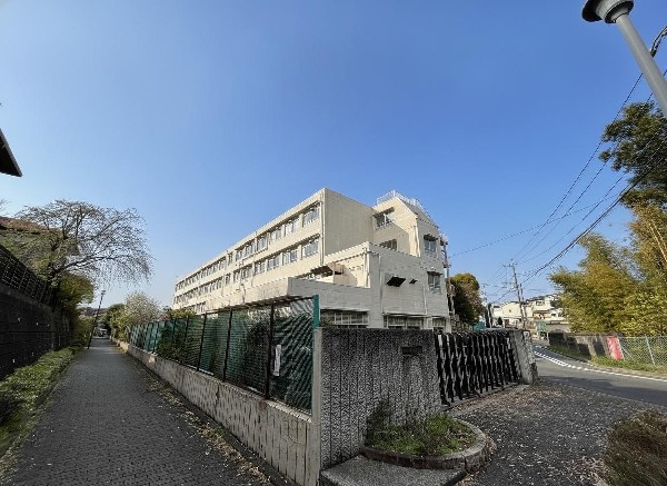 中川小学校(【学校教育目標】人・自然・まちとふれあいながら、自分を高める中川の子)
