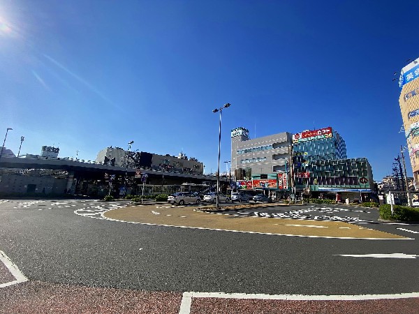 中山駅(横浜線と地下鉄グリーンラインが通る駅。南口からズーラシア行きバスあり。商店街もあり買い物に便利な駅。)