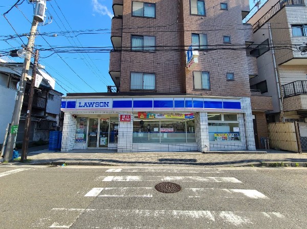 ローソン鶴見小野店(コーヒーやデザートが人気のコンビニエンスストア。酒たばこ取扱い有。無料Wi-Fi有。)