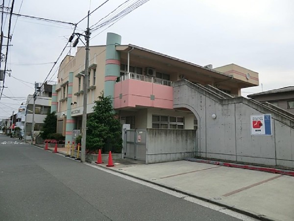 末吉にこにこ保育園(各クラス10人の少人数制の保育園。「家庭と変わらぬ環境で過ごせるように」暖かい雰囲気で保育する。)