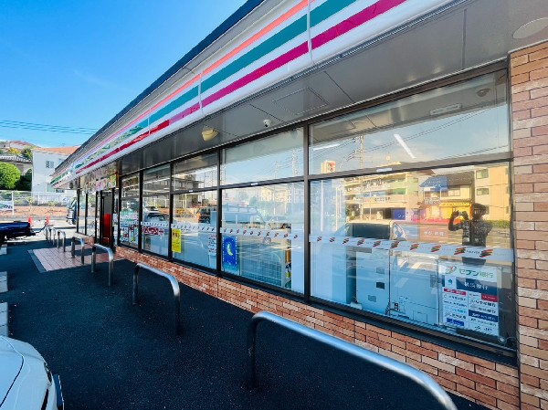 セブンイレブン横浜中山南店(近くて便利、期待以上の品質を提供するコンビニ。セブンイレブンの商品を最短30分で届ける7NOW取扱店。)