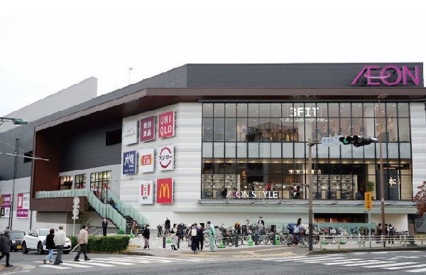 イオン天王町ショッピングセンター(3階建の大型スーパー、イオンスタイルの他、ユニクロや100円ショップ、飲食店などもあり買物に便利です。)