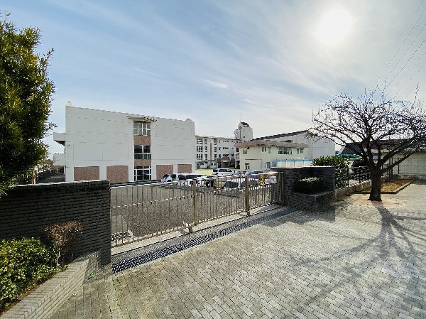 岩井原中学校(創立70年以上の歴史を持つ中学校。生徒会活動や交流行事が活発で、学びと成長の機会が豊富です。)