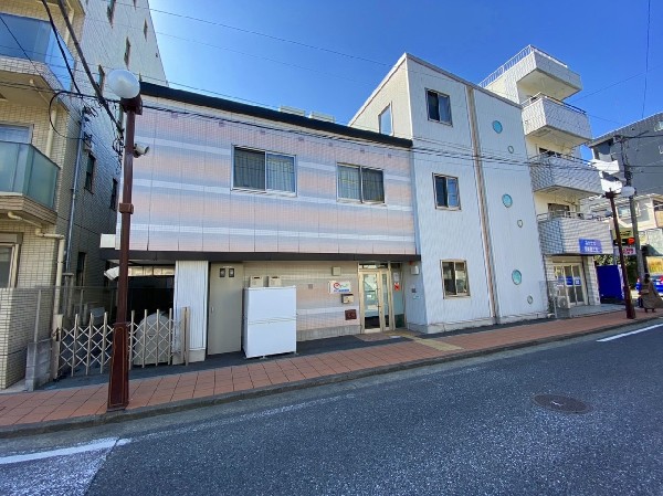 アイン松本町保育園(モンテッソーリ教育、自由保育、共育をコンセプトにした保育園。自由遊びの他、英語、体操、書道なども行う。)