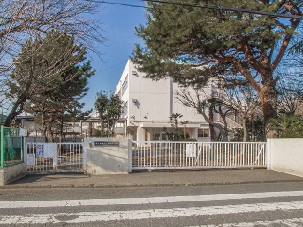 東久留米市立第九小学校(楽しく安心して学べる学校・子供が互いに学び育つ学校・家庭、地域と共に子供を育てる学校を目指しています。)