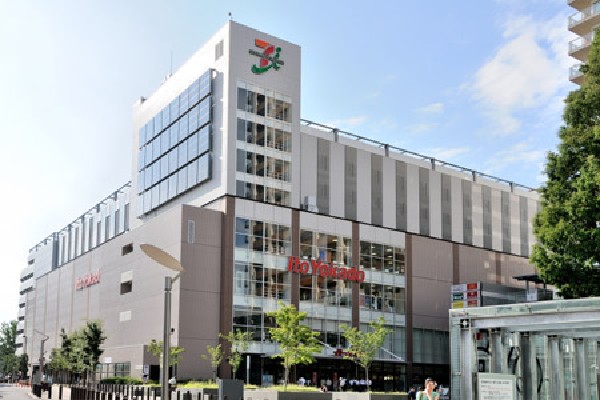 イトーヨーカドー武蔵小金井店(食料品、生活用品、ファッション、キッズコーナーと幅広い品揃えを誇る売り場が展開されている武蔵小金井の中心的なスーパーです。)