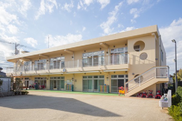 富士本保育園(「命を大切にすること」をテーマに、一人ひとりの発達段階にあった保育を目指す保育園です。)