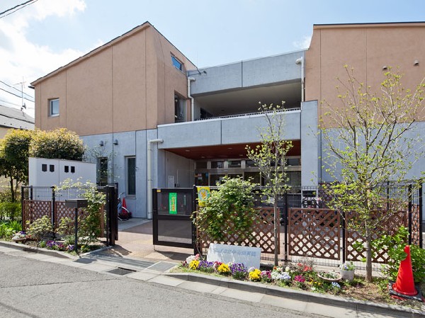 牟礼保育園(「自分が大好き」「回りのみんなが大好き」と思え、その子らしさを発揮できるよう、ひとりひとりを大切にする保育をしています。保護者と共に未来を創る子どもたちを見守り続けます。 )