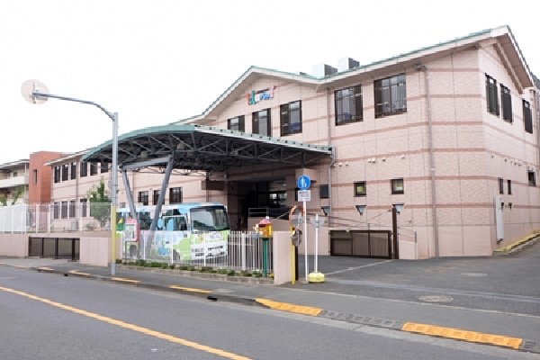田無いづみ幼稚園(「すべての子どもは天才である」というスローガンのもと、子どもの無限の可能性を引き出す保育を行っています。)