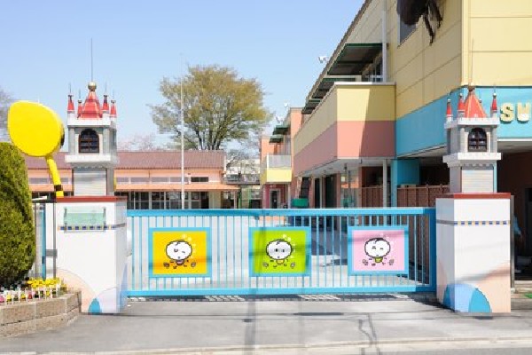 進幼稚園(施設面においては「保育室」「遊戯室ホール」の全てに冷暖房を完備している幼稚園です。)