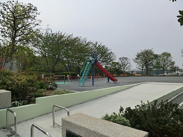 上柏尾第三公園(上柏尾第三公園まで550m)