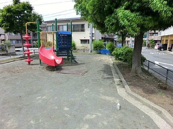 大岡四丁目第三公園(大岡四丁目第三公園まで600m)