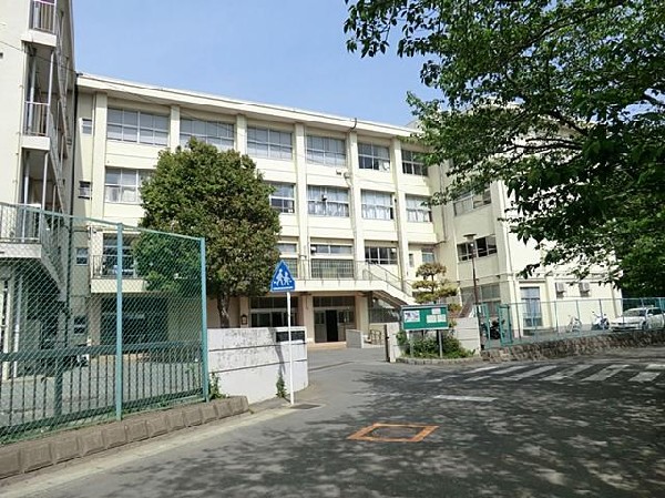 鎌倉市立玉縄中学校(鎌倉市立玉縄中学校まで500m 中学校でスポーツに勉強に励みましょう♪)