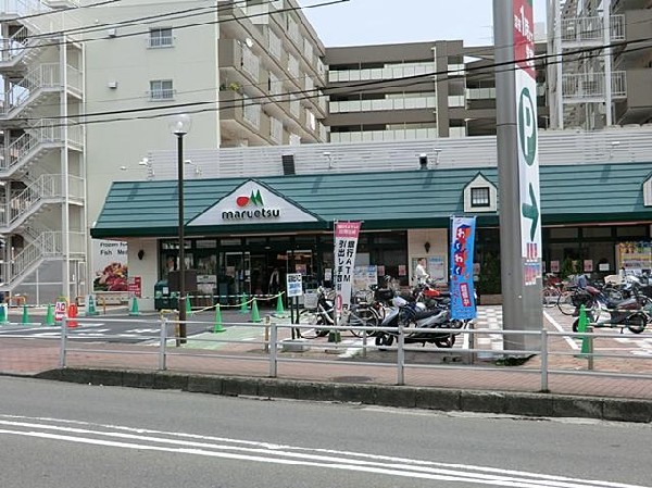 マルエツ天王町店(「鮮度」「商品との出会い」「ストレスゼロ」「繋がり」４つの価値を提供する「体験型スーパーマーケット」。)