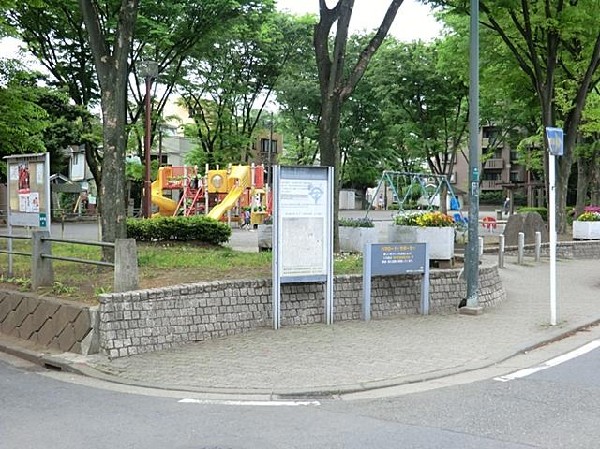 帷子公園(帷子公園まで700m)