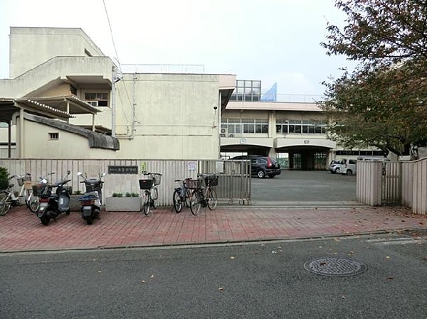 横浜市立本宿中学校(横浜市立本宿中学校まで800m)