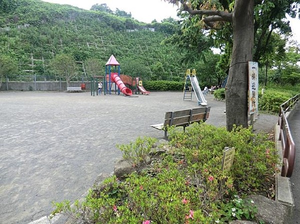 吉田町第二公園(吉田町第二公園まで700m 公園近くでお子様も安心して遊べます♪)