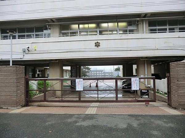 横浜市立浦島丘中学校(横浜市立浦島丘中学校まで1600m)