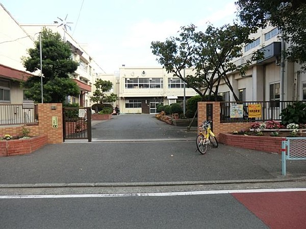 横浜市立藤塚小学校(横浜市立藤塚小学校まで540m)