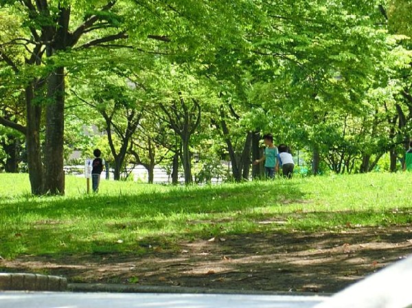 能見台中央公園(能見台中央公園まで700m)