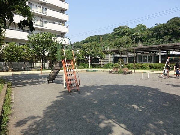 保土ヶ谷駅前公園(保土ヶ谷駅前公園まで650ｍ)