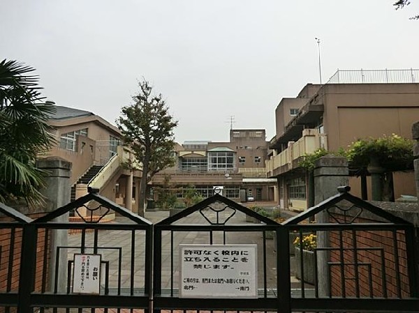 横浜市立大岡小学校(横浜市立大岡小学校まで140m)