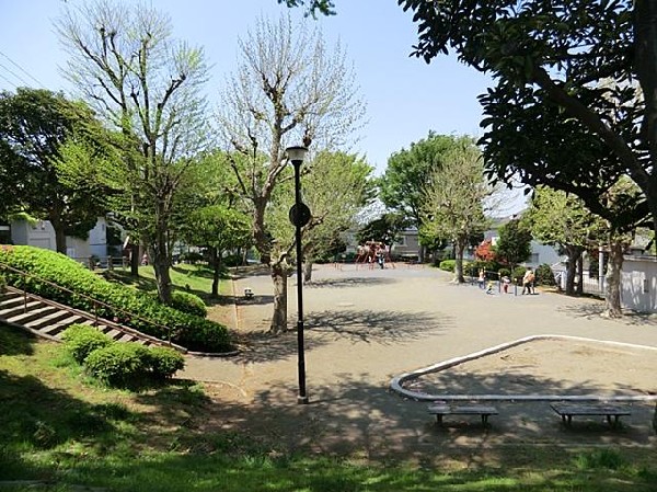 柏尾町第二公園(柏尾町第二公園まで400m)