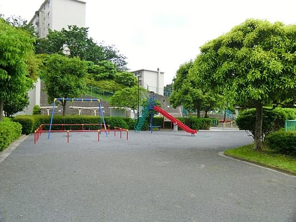 北寺尾三丁目第二公園(北寺尾三丁目第二公園まで400m)