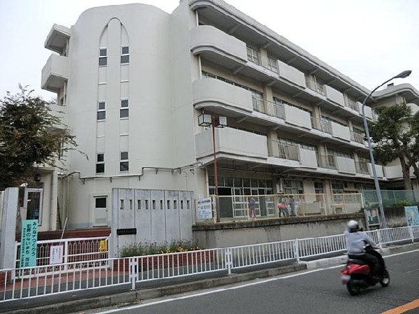 横浜市立宮谷小学校(横浜市立宮谷小学校まで700m)