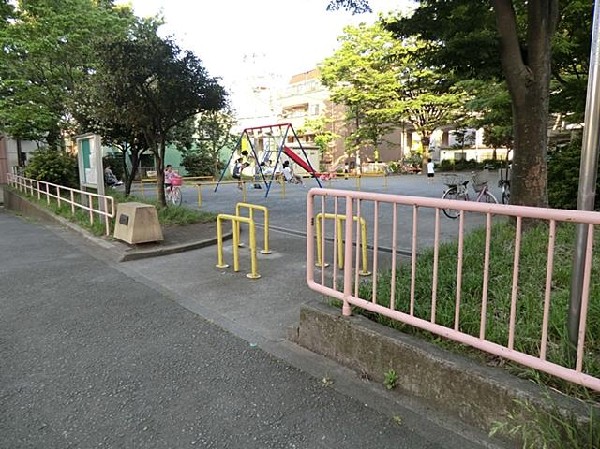 大豆戸塚田公園(大豆戸塚田公園まで750m)