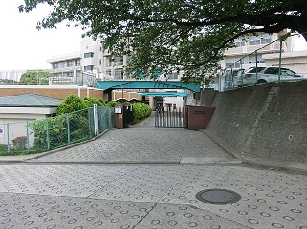 横浜市立権太坂小学校(横浜市立権太坂小学校まで700ｍ)
