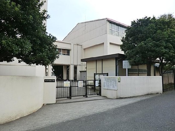 横浜市立坂本小学校(横浜市立坂本小学校まで130m)