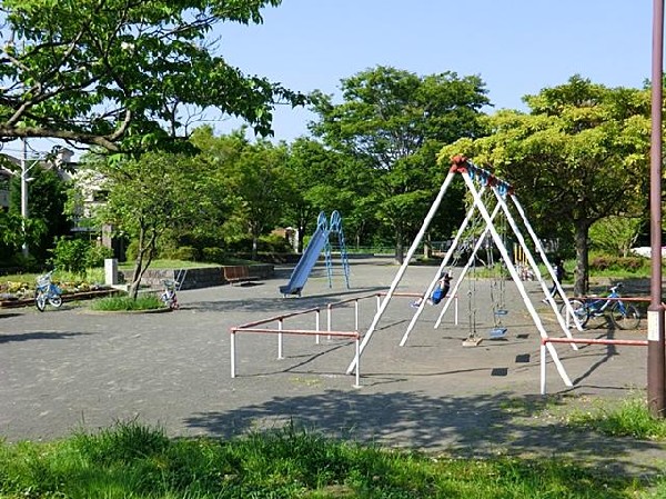 能見台東公園(能見台東公園まで260m 公園近くでお子様も安心して遊べます♪)