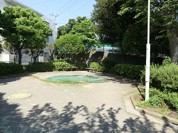 笹野台第四公園(笹野台第四公園まで250m)
