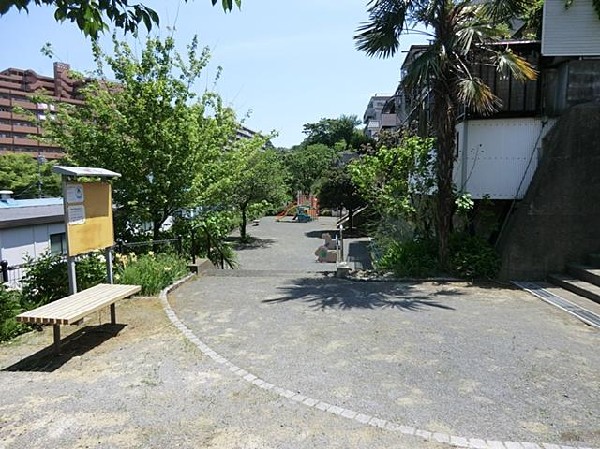 岡村ひばりヶ丘公園(岡村ひばりヶ丘公園まで270m)