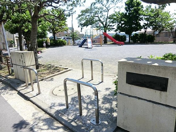 岡村三丁目第二公園(岡村三丁目第二公園まで260m)