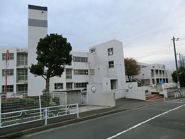 横浜市立川和中学校(横浜市立川和中学校まで1500m)
