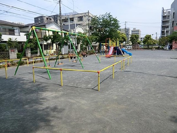 浅間車庫前公園(浅間車庫前公園まで80m)