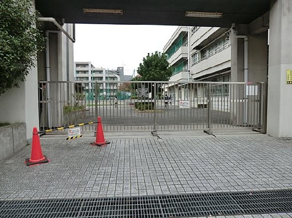 横浜市立岡野中学校(横浜市立岡野中学校まで600m)